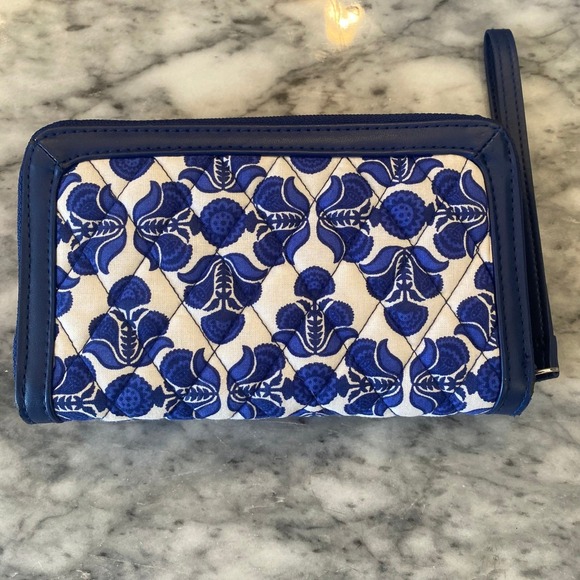 Vera Bradley Wallet Wristlet Blue Floral Zip Around Organizer - Picture 2 of 6